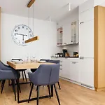 아파트 Premium Marin Z Dostepem Do Basenow,strefy Saun, Jacuzzi - Pinea Pobierowo-sannel For Rent *